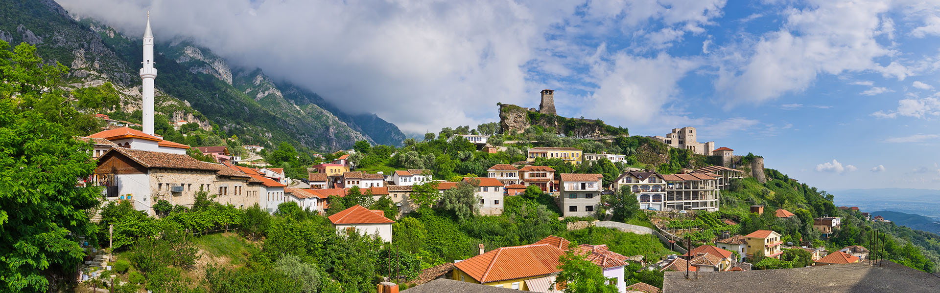 Image de fond qui montre un paysage du pays Albanie